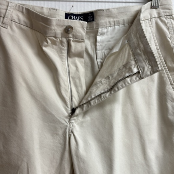 Chaps Stretch Men's Khaki Shorts W/Belt Loops Pockets On Front & Back Size 36 - Picture 4 of 9